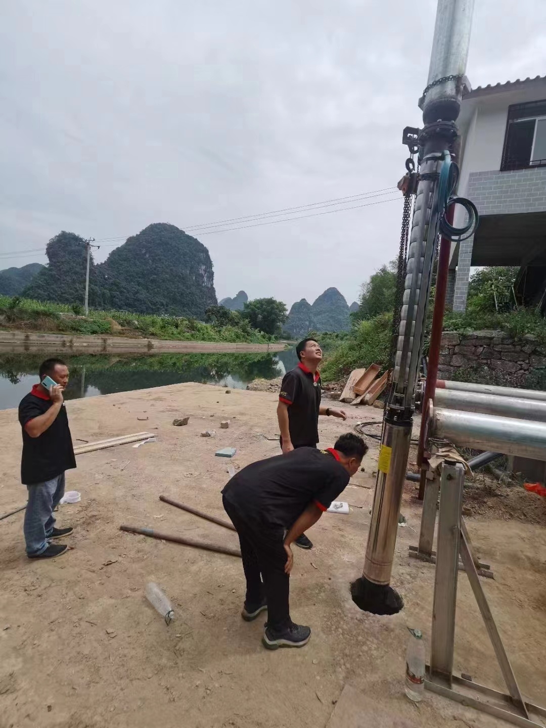 solar submersible pump